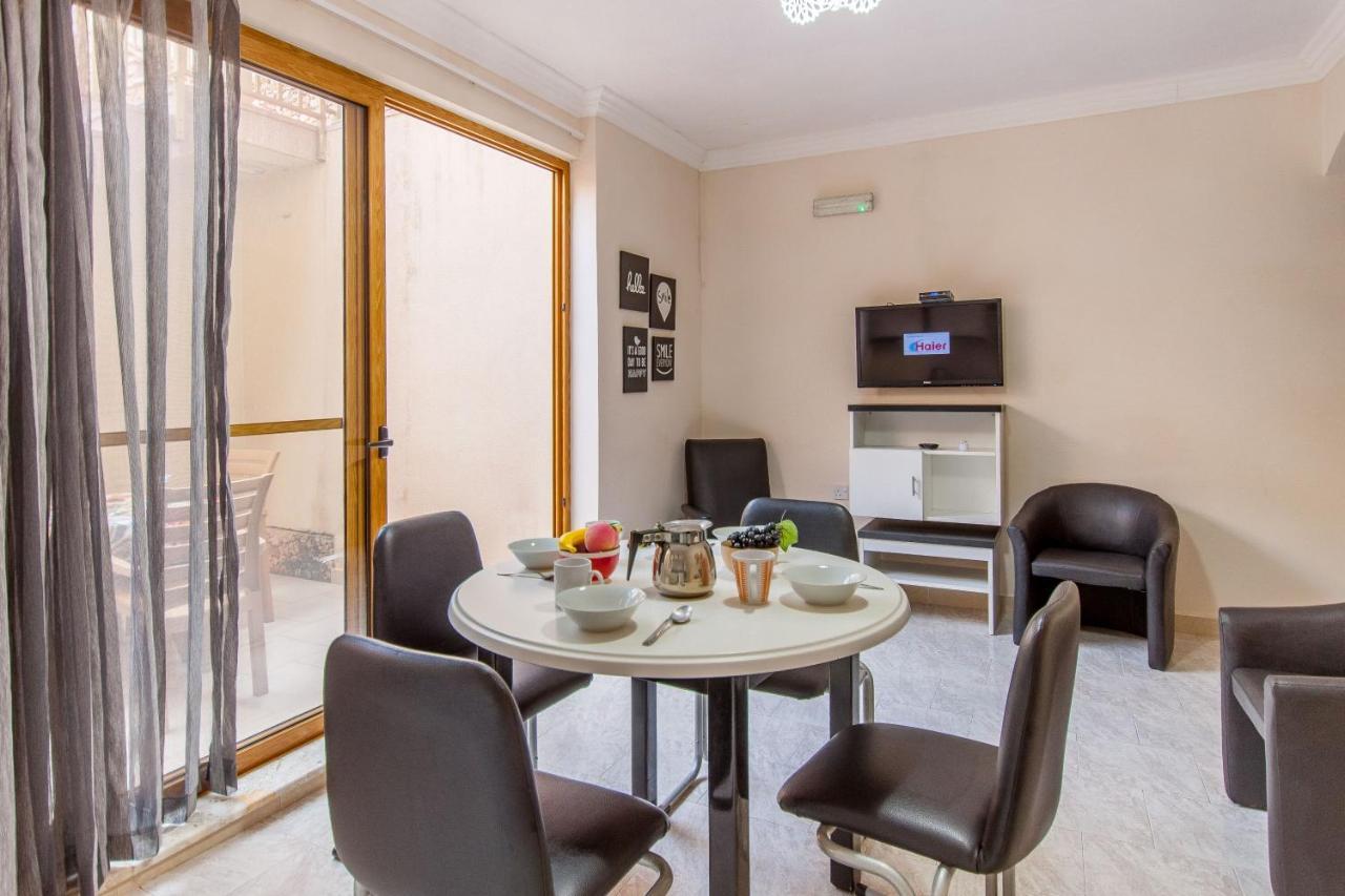 Pool & Sea Merill Apartments Mellieħa Екстериор снимка