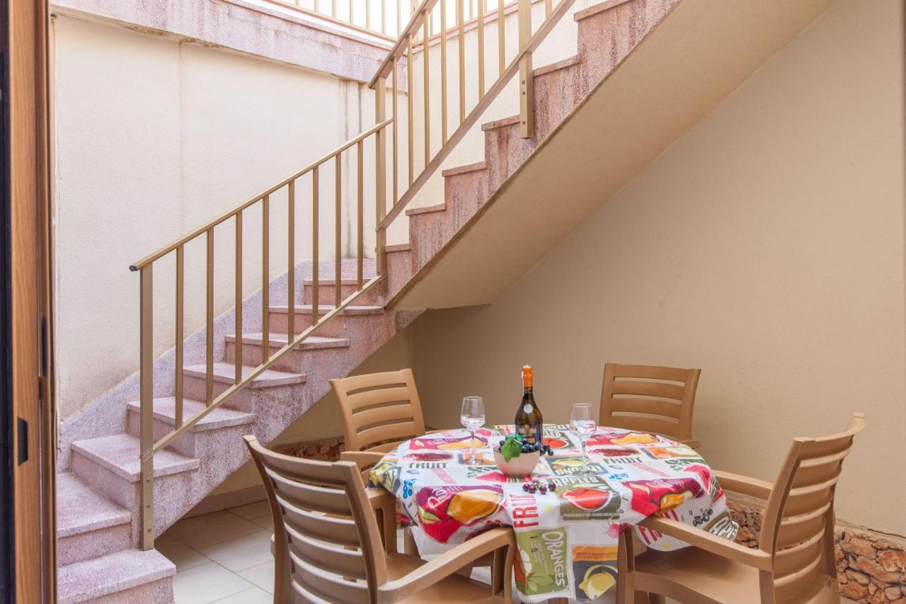 Pool & Sea Merill Apartments Mellieħa Екстериор снимка