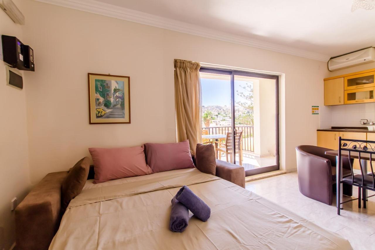 Pool & Sea Merill Apartments Mellieħa Екстериор снимка