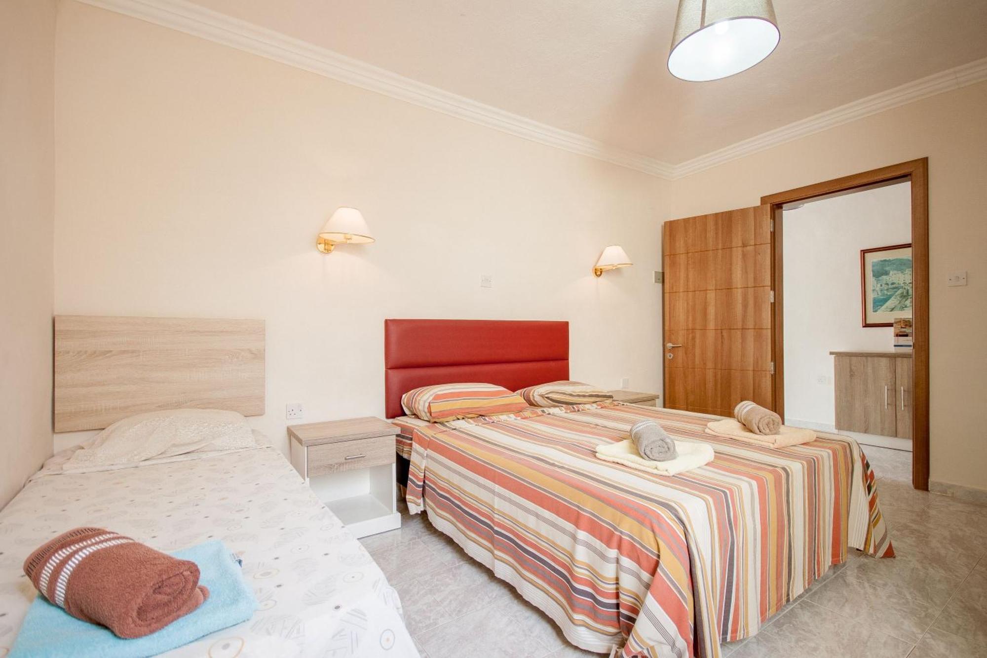 Pool & Sea Merill Apartments Mellieħa Екстериор снимка