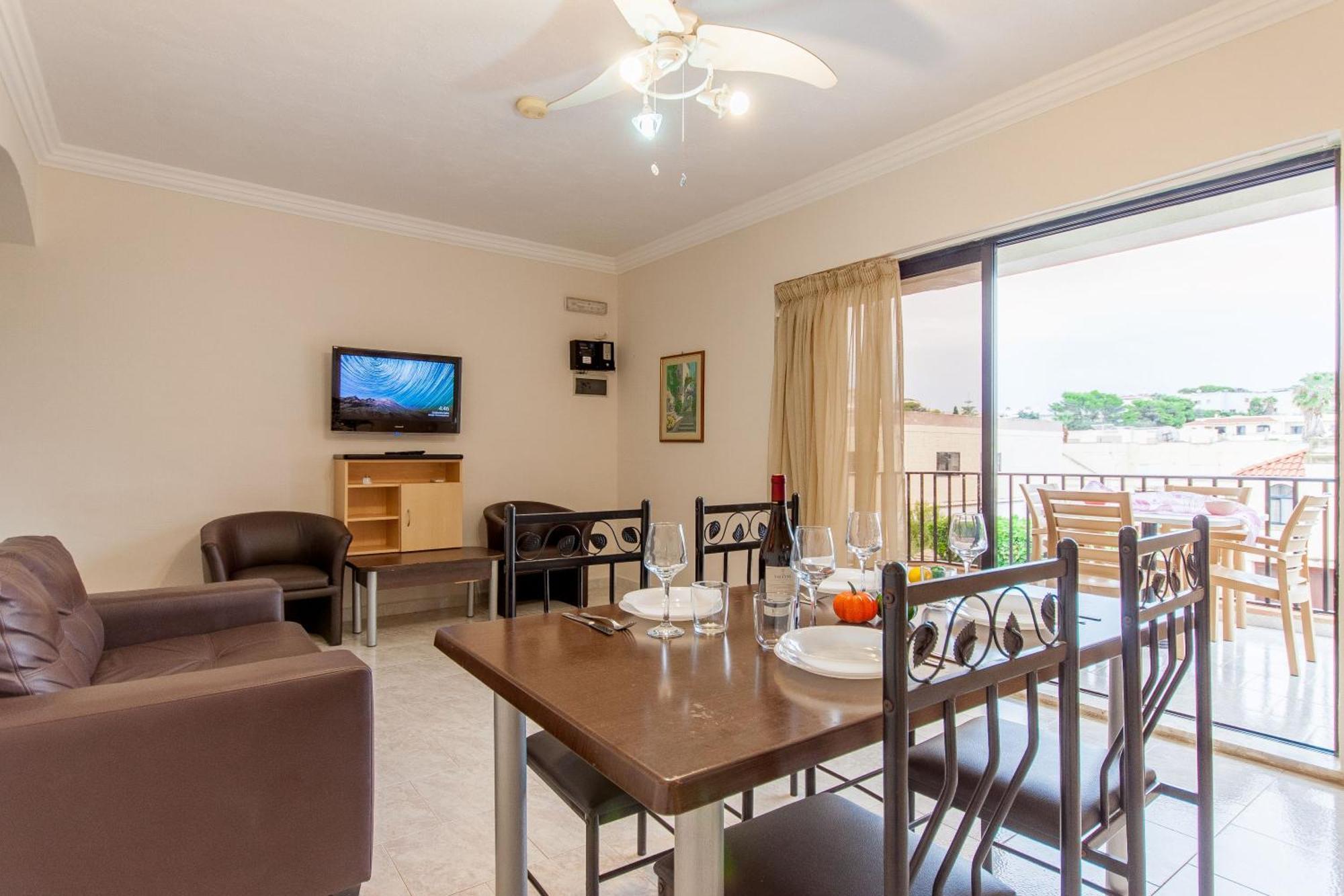 Pool & Sea Merill Apartments Mellieħa Екстериор снимка
